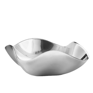 Cuencos de chocolate con acabado plateado Cuencos mezcladores de metal pulido para servir ensaladas de frutas y verduras en restaurantes y hoteles - Product Image 3