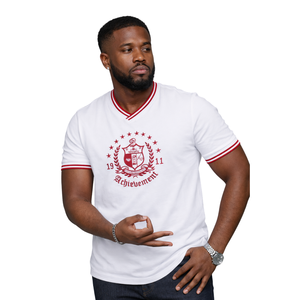 Maglietta con scollo a V con stemma Kappa Alpha Psi, bianca, abbigliamento per fraternità greca con design classico, comfort premium e vestibilità elegante - Product Image 1