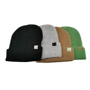 Gorros de Punto Unisex Hechos a Medida, Cálidos para Invierno, Suaves y Gruesos, para Deportes al Aire Libre, de Tela Común de Alta Calidad con Logotipo y Diseño Personalizados - Product Image 3