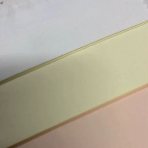 Tela de camisería lisa color vainilla premium, 100% algodón, para la fabricación de prendas al mejor precio. - Product Image 1