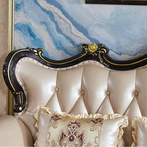 Maplecrest Élégant Causeuse Traditionnelle Tuftée Or Noir Orné Cadre en Bois Sculpté Canapé Rembourré pour Salon Villa Atelier - Product Image 3