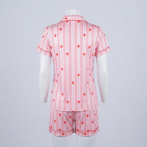 Ensemble pyjama et short de détente rose en satin de coton écologique respirant à col en V et taille élastique pour femme - Product Image 3