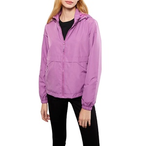 Veste de pluie légère imperméable pour femme avec doublure en mesh, coupe-vent pliable avec capuche, pour la vente en gros - Product Image 4