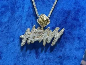 Colgante Único Personalizado para Mujer con Moissanita Real de Corte Redondo de 3.45Ct, Plata de Ley 925 Chapada en Oro - Product Image 5