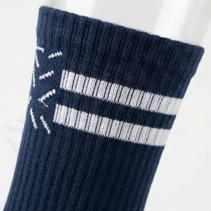 Chaussettes ras du cou bleu marine à rayures blanches, respirantes, tricotées, style classique pour adultes, usage quotidien décontracté - Product Image 4