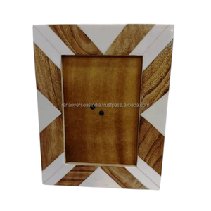 Cadre photo en bois artisanal de qualité supérieure pour la décoration de la maison et du bureau Design intemporel et élégant à des prix abordables du fournisseur - Product Image 3