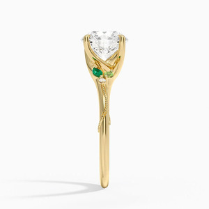 Anillo de esmeraldas y diamantes con diseño de racimo de viñas botánicas - Product Image 3