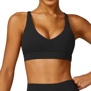 Soutien-gorge de sport pour femme en promotion – Haute qualité, extensible dans 4 directions, respirant, écologique, élasticité moyenne, XS personnalisable à l'avant - Product Image 3