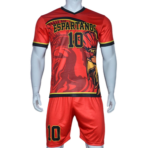Uniforme de football pour hommes de qualité supérieure - Meilleur prix, nouveau design, 100% polyester, séchage rapide, manches courtes, logo personnalisé sur le devant - Product Image 1