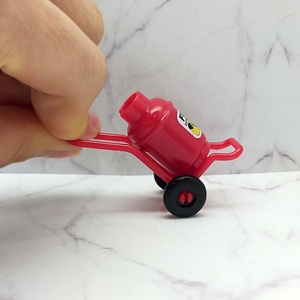 Carro de paisaje en miniatura, extintor de incendios, muebles de ABS, juguete para decoración de casa de muñecas, configuración de escena - Product Image 3