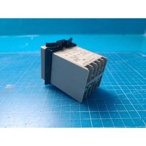 Keyence แผ่นสะท้อนแสง RT-14ใช้เป็นชิ้นส่วนอุปกรณ์เซมิคอนดักเตอร์รุ่นเก่า - Product Image 4