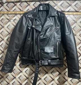 Chaqueta de Cuero Genuino Negra para Hombre, Estilo Bomber, con Cinturón, Corte Moderno, Personalizable OEM y ODM, Calidad Premium - Product Image 2