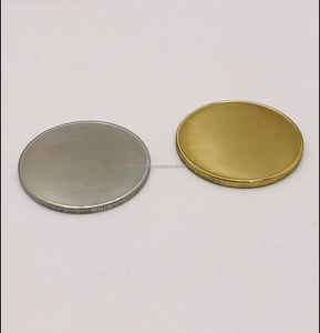 Fournisseur en gros de pièces commémoratives en laiton vierges, gravables, polies, avec impression numérique, pour cadeaux d'affaires modernes, collection de 40 mm - Product Image 6