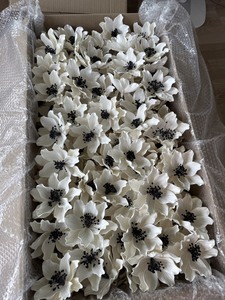Venta al por Mayor de Flores Artificiales de Madera Sola Decorativas, Anémonas Japonesas Sostenibles de Primera Calidad, 11 cm, Blancas, con Aceite Esencial, Hechas a Mano, VADEE - Product Image 3