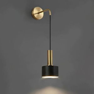 Applique Murale Industrielle Moderne Nordique en Laiton Brossé Or et Noir pour Noël, Luminaire Décoratif d'Intérieur pour les Fêtes - Product Image 6