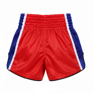 Shorts de boxe Muay Thai pour hommes, rouge et bleu, taille haute, fermeture élastique, satin respirant, logo avant, style sportif - Product Image 2