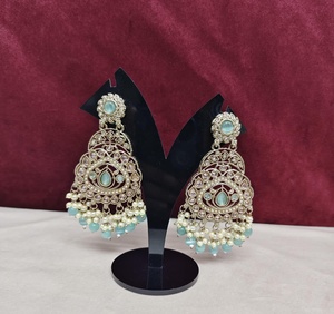 Pendientes de Perlas Chapados en Oro de Aleación, Diseño Étnico Tradicional de Alta Calidad, con Diseño Paisley Kundan, para Mujer - Product Image 1