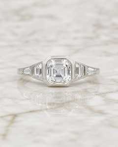 Anillo de Cinco Piedras de Moissanita con Corte Asscher VVS1 de 2CT, Plata de Ley 925, Regalo Sorpresa de Boda, Joyería para Amigos - Product Image 2
