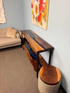 Console d'entrée rectangulaire à double étagère en bois massif et résine époxy bleue, faite à la main, moderne, avec rangement, pour mariage et intérieur - Product Image 4
