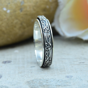 แหวนหมุนลายดอกไม้ แหวนฟิดเจ็ตแฮนด์เมด แหวนบรรเทาความวิตกกังวล เครื่องประดับสไตล์โบโฮ แหวนหมุนสำหรับทำสมาธิ ของขวัญสำหรับเธอ - Product Image 3