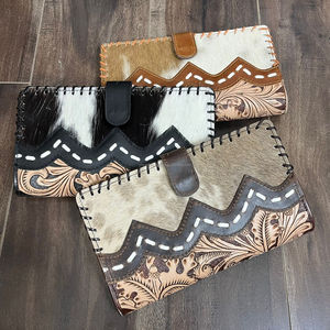 Cartera Larga de Cuero Vacuno con Pelo, Estilo Vintage Occidental para Mujer, con Diseño Floral en Cuero Repujado a Mano, Cartera de Cuero Hecha a Mano - Product Image 4