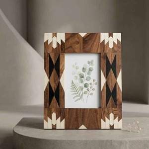 Cadre photo élégant fait main en résine et bois, incrustation de motifs, pour décoration de table à la maison ou au bureau et cadeaux – Meilleure qualité en promotion - Product Image 4