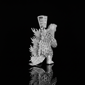 Colgante Personalizado Rey de Monstruos Kaiju con Incrustaciones de Diamantes, Hecho a Mano en Oro Blanco 925 con Detalles de Micro Pavé y Adornos Elaborados - Product Image 3