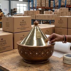 Ensemble de plats à fondue en bois blanc Royal, durable et élégant, avec tajine conique de luxe en laiton et incrustation de nacre, à haute capacité de rétention de chaleur - Product Image 6