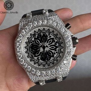 Montre de luxe Charm_Jewells en acier inoxydable, boîtier carré de 40 mm, cadran analogique, verre chronographe, mouvement mécanique, date automatique, bracelet en caoutchouc - Product Image 2