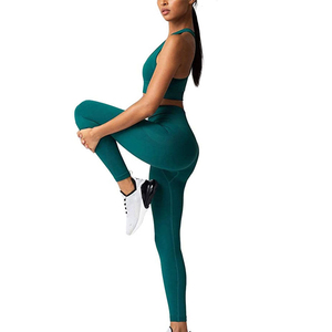 Ensemble de yoga pour femmes, vert uni, haut court dos nageur, leggings mi-taille longueur intégrale, sans couture, séchage rapide, respirant, ensemble 2 pièces - Product Image 2
