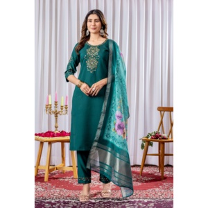 Ensemble Kurti Pantalon Dupatta pour femmes - Tenue élégante en trois pièces - Product Image 6