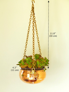 Pot de fleurs suspendu en métal martelé doré avec chaîne |   Panier à fleurs suspendu rond de luxe pour la décoration intérieure et extérieure de la maison - Product Image 2