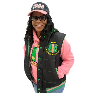 Gilet matelassé à capuche noir et vert AKA avec doublure en sherpa, veste d'hiver chaude décontractée pour femme avec accent rose - Product Image 4