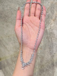 Collar de Diamantes Creados en Laboratorio de la Mejor Calidad, Estilo Minimalista, para Ocasiones Especiales y Uso Diario, Disponible para la Venta - Product Image 3