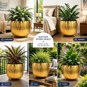 Pot de fleurs d'intérieur de luxe en métal doré avec texture cannelée verticale – Conteneur de fleurs surélevé en métal de style urne - Product Image 3