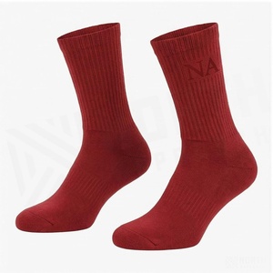 Chaussettes rouges à motif lettres, respirantes, tricotées pour adultes, usage décontracté - Product Image 3