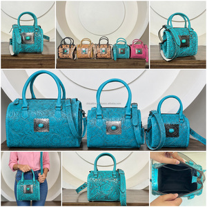 Bolso Pequeño de Cuero Genuino Hecho a Mano y Personalizado para Mujer, Diseño 2026, Premium OEM ODM, Bolso Bandolera Weekender con Conchos - Product Image 3