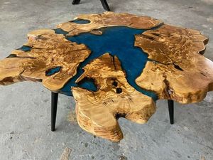 Mesa de Centro Moderna Hecha a Mano de Madera y Resina Epoxi con Patas de Hierro y Diseño de Borde Natural, Mueble Ecológico y Duradero para el Hogar - Product Image 5