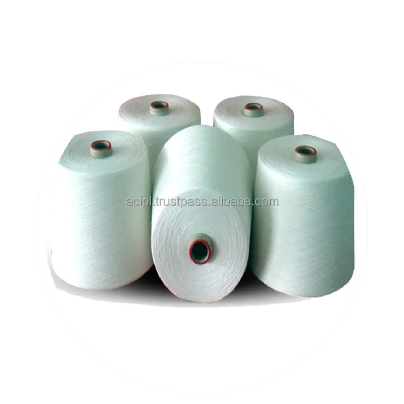 Fil de polycoton de qualité supérieure produit en mélangeant des fibres de polyester et de coton avec les caractéristiques spécifiques disponibles