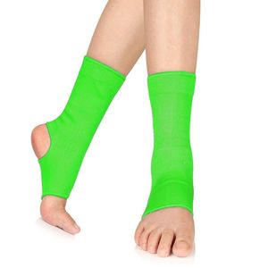 Bandes de maintien pour boxe, Muay Thai et Kickboxing, pour hommes et femmes, couleur verte avec logo personnalisé. - Product Image 1