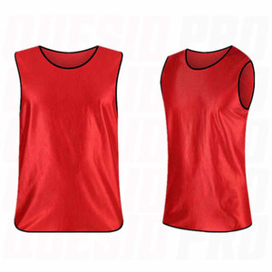 Chalecos de entrenamiento de fútbol duraderos, de secado rápido, transpirables, de malla, ligeros, para entrenamiento y práctica. - Product Image 4