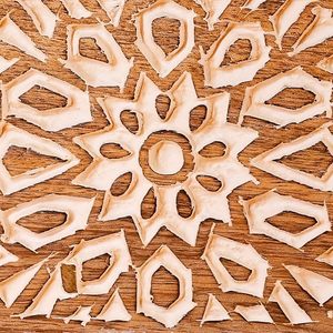 Porta Cubiertos de Madera Natural con Diseño Creativo, Organizador de Cubiertos con Adhesivo Impreso para el Hogar y Hoteles - Product Image 5