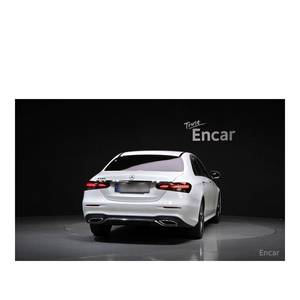 Mercedes-Benz E250 AMG Line Sedan 2022, 29 355 km, normes Euro V, sièges en cuir, boîte automatique, caméra de recul - Product Image 4