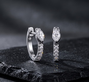 Aros Minimalistas de Oro de 18K y 14K con Diamantes de Corte Brillante Marquise y Redondo, Regalo de Aniversario de Bodas para Mujer - Product Image 1