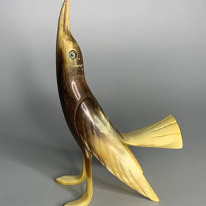 Pieza Decorativa de Cuerno Natural para Uso en Salas de Estar y Comedores, Pieza de Cuerno Hecha a Mano con Superficie Pulida Suave - Product Image 1