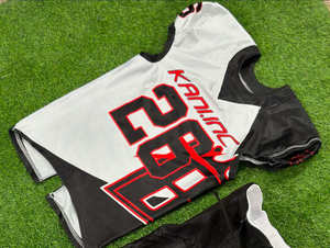 Uniforme de football américain premium 2026 pour jeunes, tissu léger, jersey et pantalon athlétiques anti-humidité, prix de gros - Product Image 6