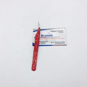 Pince à épiler d'isolation de cils à poignée diamantée en acier inoxydable durable Extensions de cils à pointe pointue enduites de couleur rouge à paillettes d'or - Product Image 5