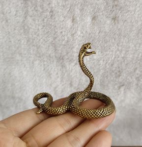 Centre de table unique en aluminium en forme de serpent pour la décoration intérieure, les événements de mariage et la présentation en intérieur - Product Image 4