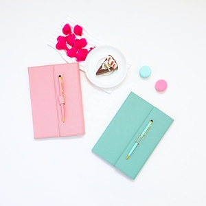 Agenda Premium de Cuero PU Triple Plegable con Papel Reemplazable, Ranuras para Tarjetas, Funda Multifuncional para Cuaderno de Viaje A5 - Product Image 1