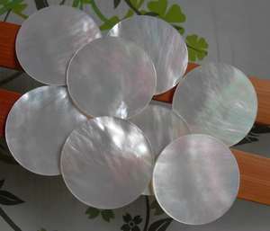 Colgantes redondos de concha de nácar blanca, dijes de concha natural, joyería de concha - Product Image 3